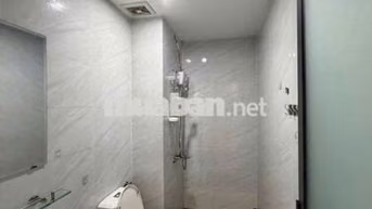 (9719) star tower thị trường 1,8 tỷ. Nợ dí 1,5 tỷ. Ép giá được 1,4 tỷ
