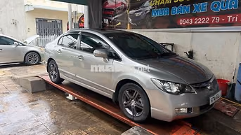 Honda Civic 2.0 Tự động Cửa sổ trời