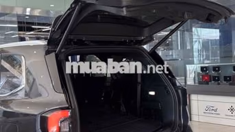 Ford Everest Titanium 4x2 2022 Xám 7 chỗ