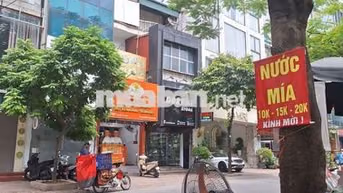 Cho thuê nhà MP Nguyễn Khang 40m2x3T