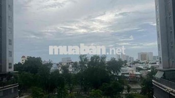 Cần bán căn hộ tầng thấp view hồ bơi, rất mát vào buổi tối