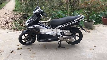 nhà bán Honda Air Blade FI Đen bạc zin đẹp