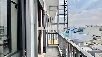 BAN CÔNG FULL NỘI THẤT - THANG MÁY KỀ ĐH CÔNG THƯƠNG & AEON TÂN PHÚ