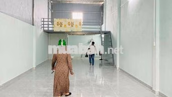KHO MỚI XÂY SẠCH ĐẸP. GÁC LỬNG. ĐƯỜNG THÔNG XE TẢI