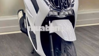 Honda SH 125 CBS 2023 Trắng Bạc Đen