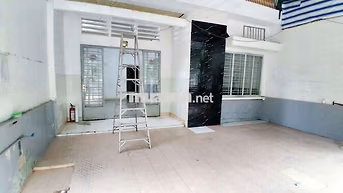 nhà kế bên chợ hiêp thành ,wiew công viôn thoáng mát ,sân rộng ,dg 8m