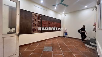 Cho thuê nhà Hoàng Hoa Thám - 51m2 5 tầng - sát phố - ngõ oto chỉ 20tr