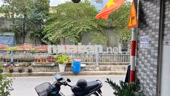 nhà mặt tiền đường TX23 cho thuê nguyên căn