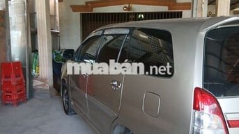Toyota Innova 8 chỗ Vàng cát