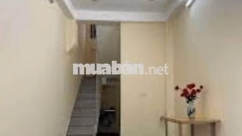 Cho thuê nhà 3 tầng 1 tum tại ngõ 13 đường Giải Phóng