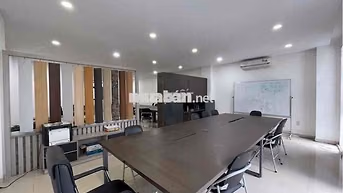 Văn phòng 85m2, sẵn nội thất, máy lạnh, hầm xe ở Vạn Phúc. Giá 15,5 tr