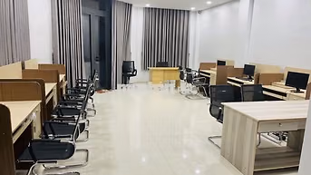 Tầng 2, căn góc 2 mặt tiền 50m2 có thang máy, máy lạnh giá chỉ 9 triệu