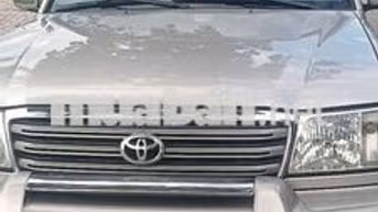 Toyota Land Cruiser 2004 Vàng cát 8 chỗ