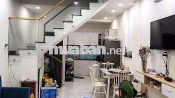 Bán nhà 2pn2wc hẻm xe hơi đậu trước nhà , cách emart 2 chỉ 5 phút