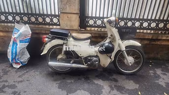 Xe máy Cup 50cc Trắng đời mới ,Giấy tờ đầy đủ