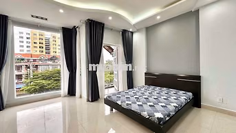STUDIO FULL NT BAN CÔNG FULL KÍNH