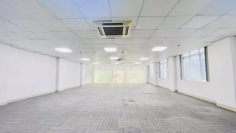 Chính chủ cho thuê văn phòng tại Lê Văn Lương 180m2 giá 35t cực rẻ