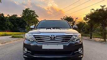 Toyota Fortuner 2015 SUV Số sàn Xám