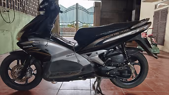 Bán xe Honda Air Blade 2010 đen bạc, odo 76.357km
