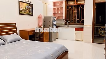 Cho thuê căn hộ mini 40m2 ban công siêu thoáng mát gần ngã 4 LLQ-ÂC