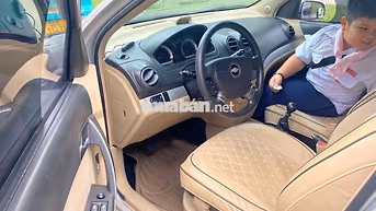 Chevrolet Aveo 2018 Bạc 5 chỗ