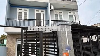 Cho thuê nhà 2 mặt tiền hẻm xem hơi cửa trước và sau thông thoáng
