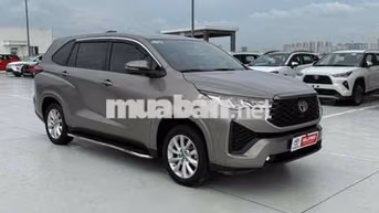Toyota Innova Cross 2025 2.0V Đồng ánh kim