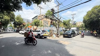 Siêu phẩm nhà mặt phố 5 tầng mặt tiền rộng 11m tại quận Tân Bình