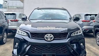 Toyota Fortuner Legender 2.7 AT 4x2 Đen