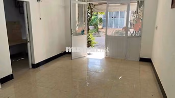 nhà nhỏ nguyên căn ngay trung tâm, đỗ được oto