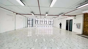 Cho thuê văn phòng tại Nguyễn Chí Thanh 140m2 giá 26t lô góc full kinh