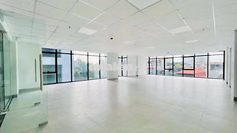 Cho thuê văn phòng tại Hoàng Cầu 130m2 giá 28t view full kính cực đẹp
