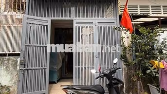 Cho thuê nhà đường Nguyễn Văn Quá q 12 DT 3,7 x18 m cấp 4 giá 7 tr / t