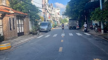 Chủ nhà gấp bán nhà DT 76m2 đúc 2 tầng MT đường ĐHT17 giáp GV giá 5ty5