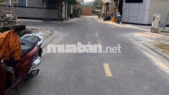 Nhà chon Thuê mới xây xong 1 trệt 1 lẩu 4x13 đường xe hơi ngủ trong nh