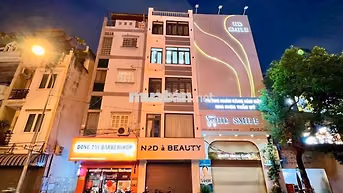 MẶT TIỀN HUỲNH VĂN BÁNH – 8 PHÒNG – NHÀ MỚI –  11.1 TỶ 