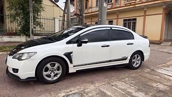 Honda civic 1.8 tự động full đồ chơi