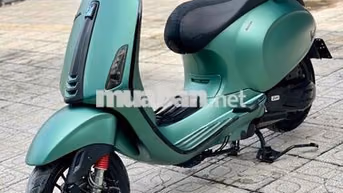 Vespa Sprint 125 ABS xanh rêu nhám hồ sơ cầm tay