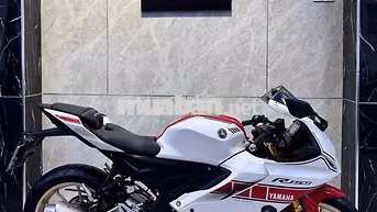 Yamaha R15M Kỷ niệm 60 năm Trắng, Đỏ 1.800 km