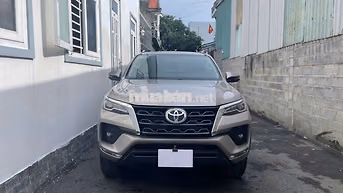 Fortuner 2020, form mới, sơn zin 90%, 63 ngàn km