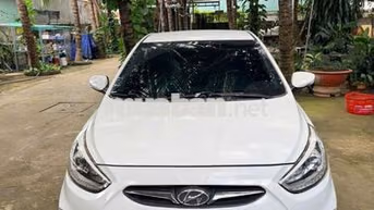 Hyundai Accent Blue 2013 Tự động Trắng