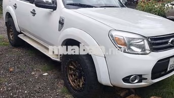 Ford Everest Limited AT 2013 Trắng