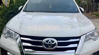Toyota Fortuner Trắng