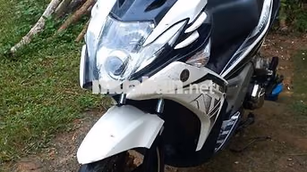 Yamaha Trắng