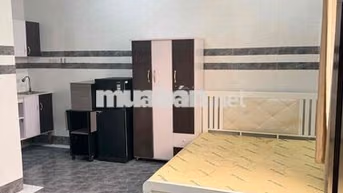 Phòng 20m2 đầy đủ nội thất, có cửa sổ, tháng máy