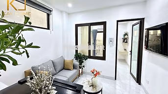Siêu phẩm CCMN 1n1k 35m2 Full đồ. ban công thoáng tại Cự Lộc gần royal