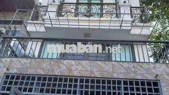 4pn 1p thờ ,3 máy lạnh .ôtô đậu trong nhà 