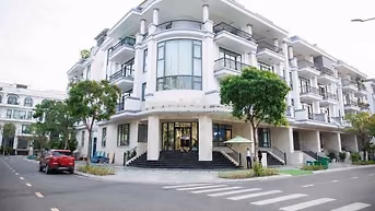 góc 2 mặt tiền nguyên sàn full nội thất Vạn Phúc City