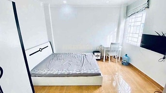 Cần tiền cho thuê phòng 28m2 Full Nội Thất giá rẻ tại CMT8 quận 10