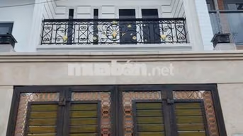 Nhà sát chợ Thủ Đức hẻm ô tô còn mới
